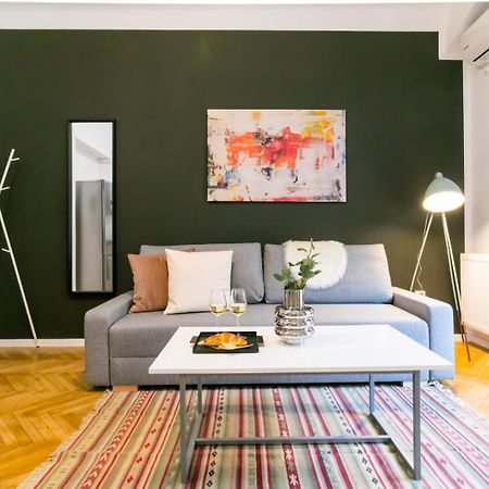 Heart Of The City - Cozy Apartments In Prime Location Bukares Bagian luar foto