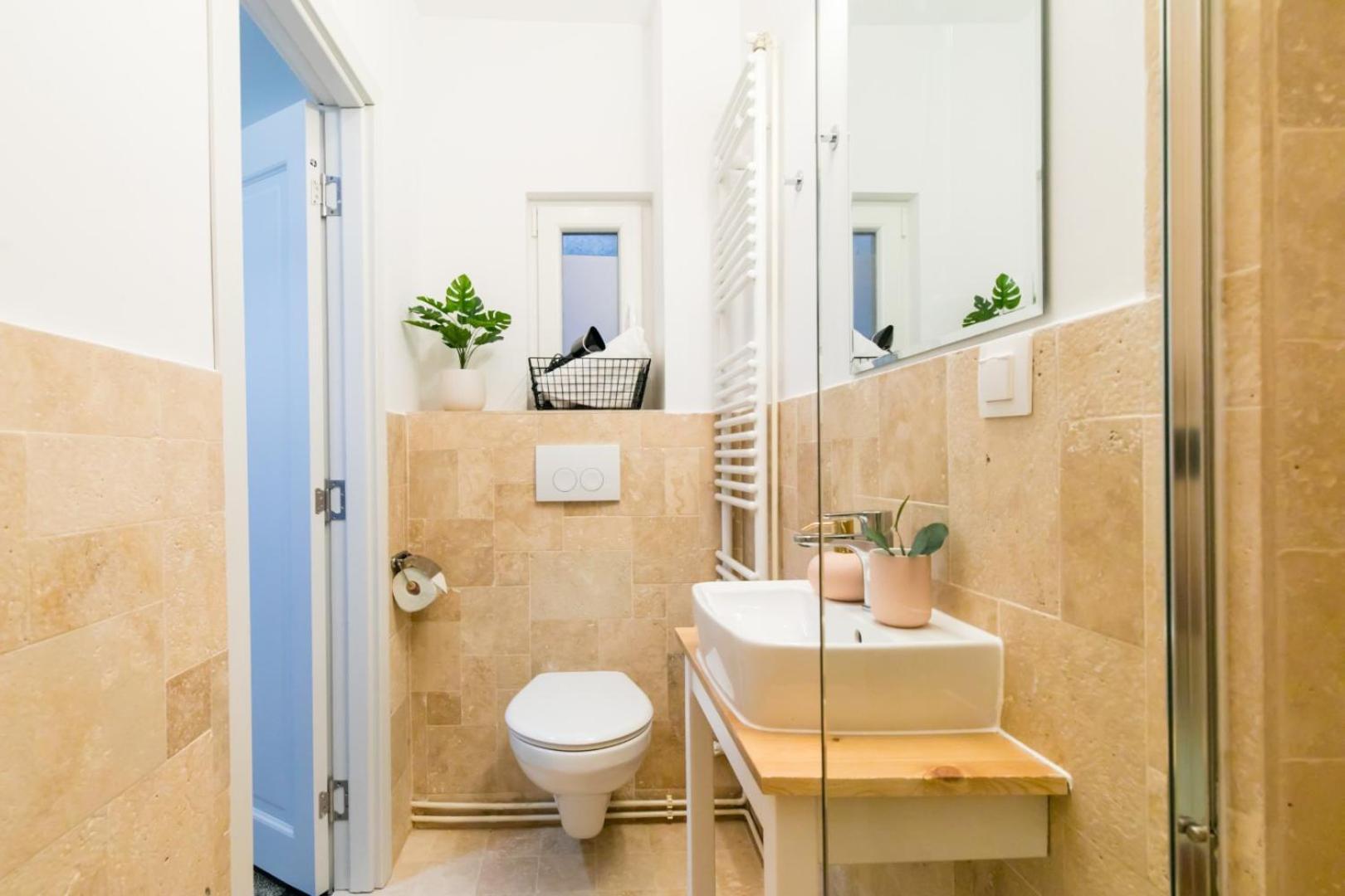 Heart Of The City - Cozy Apartments In Prime Location Bukares Bagian luar foto