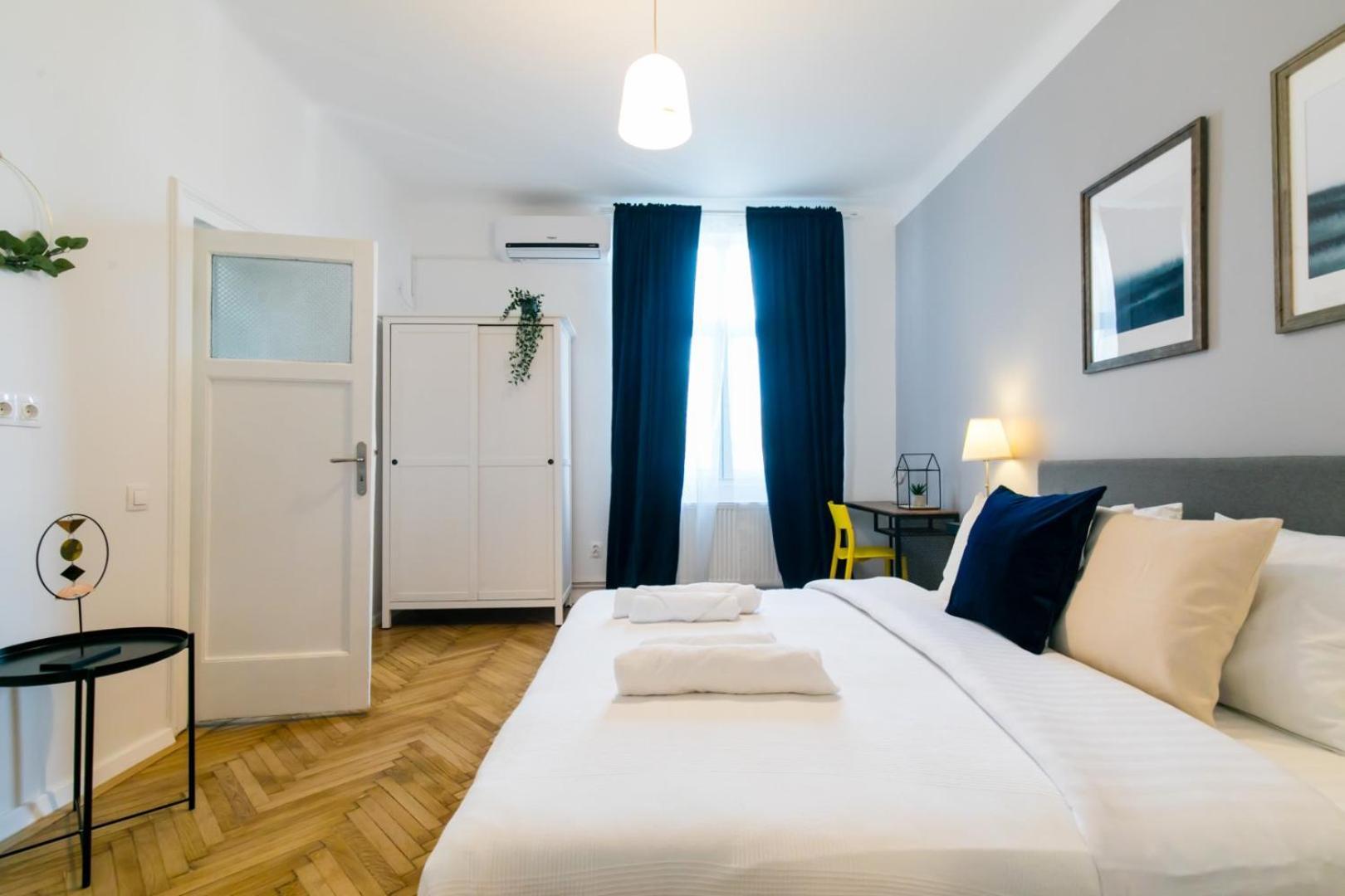Heart Of The City - Cozy Apartments In Prime Location Bukares Ruang foto