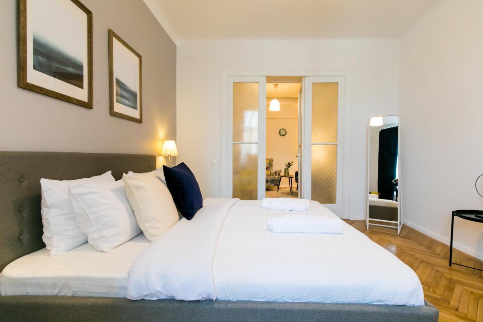Heart Of The City - Cozy Apartments In Prime Location Bukares Ruang foto