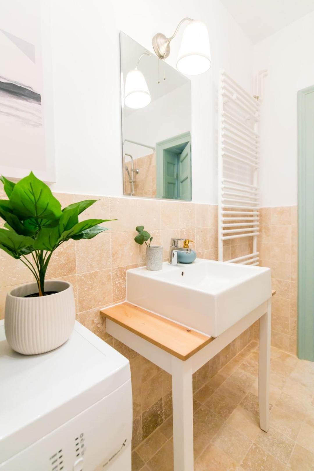 Heart Of The City - Cozy Apartments In Prime Location Bukares Ruang foto