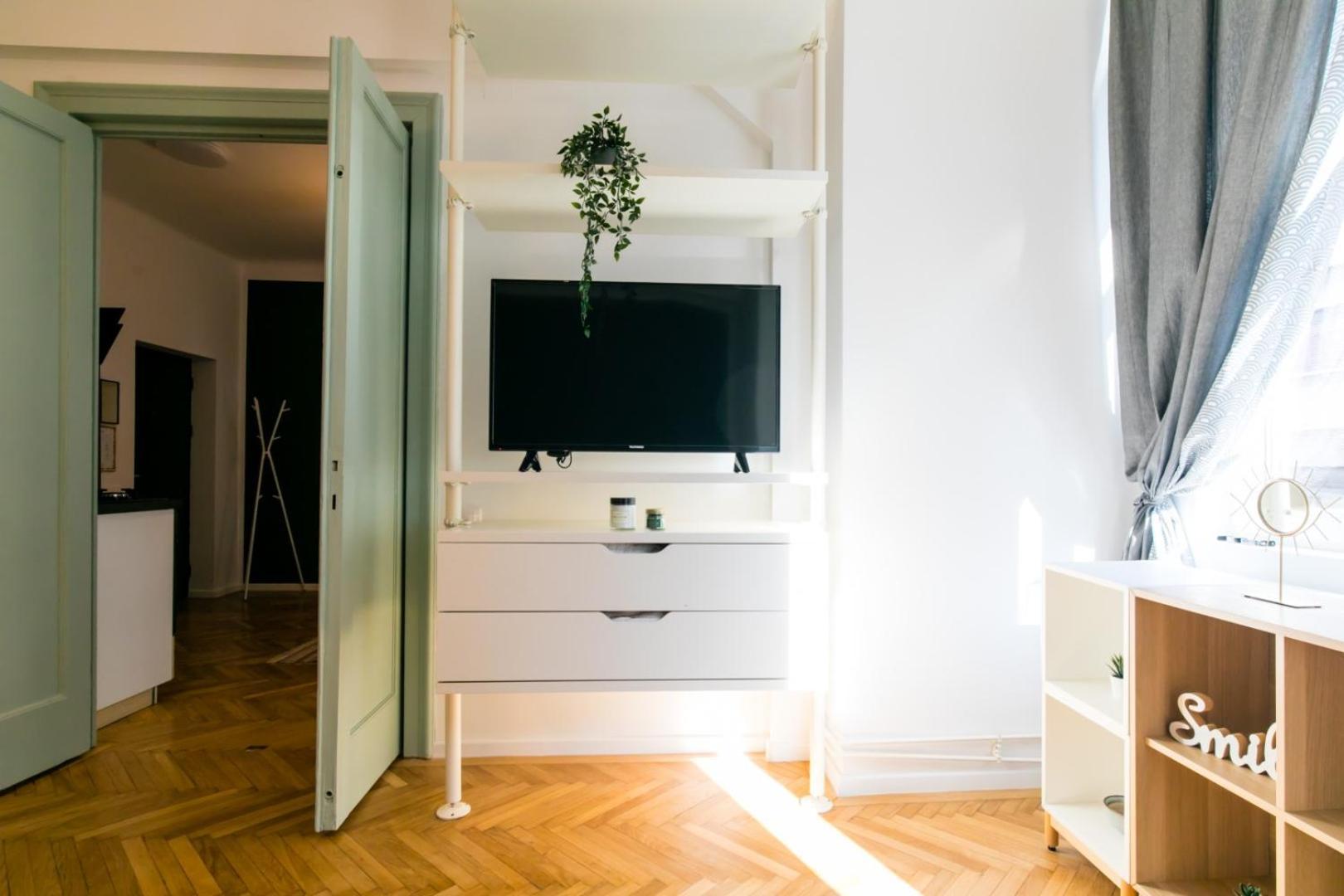 Heart Of The City - Cozy Apartments In Prime Location Bukares Ruang foto